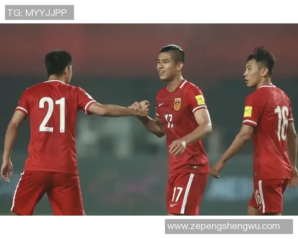 中国足球队热身赛迎战华夏幸福队展现实力与团队合作